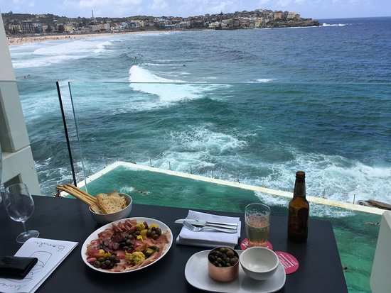 beach dining